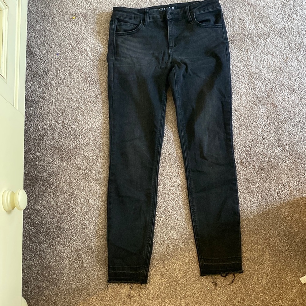 Prosperity | Black Raw Hem Midrise Skinny Jeans  27P